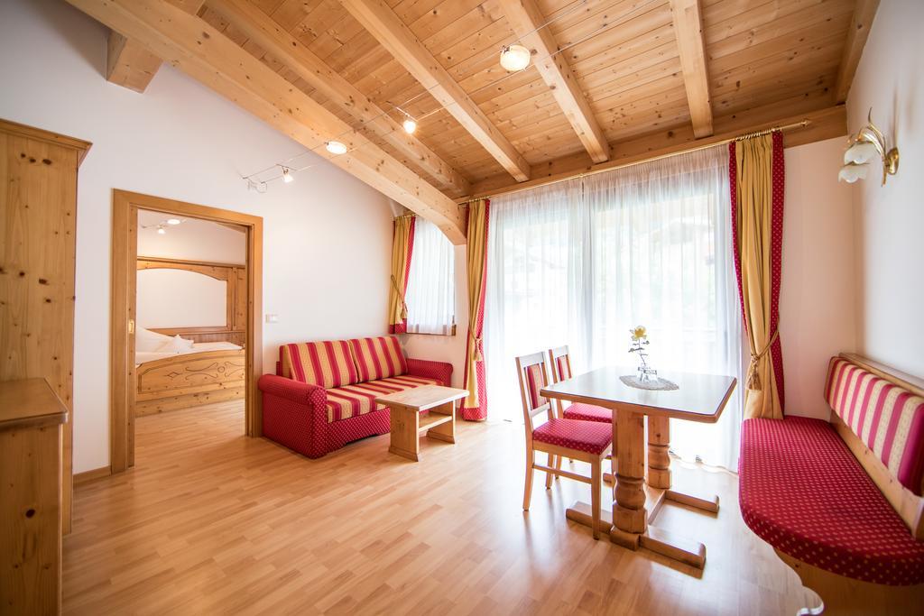 Hotel Jager Hans San Martino in Passiria Esterno foto
