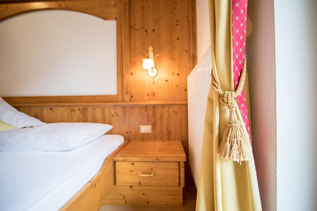 Hotel Jager Hans San Martino in Passiria Esterno foto